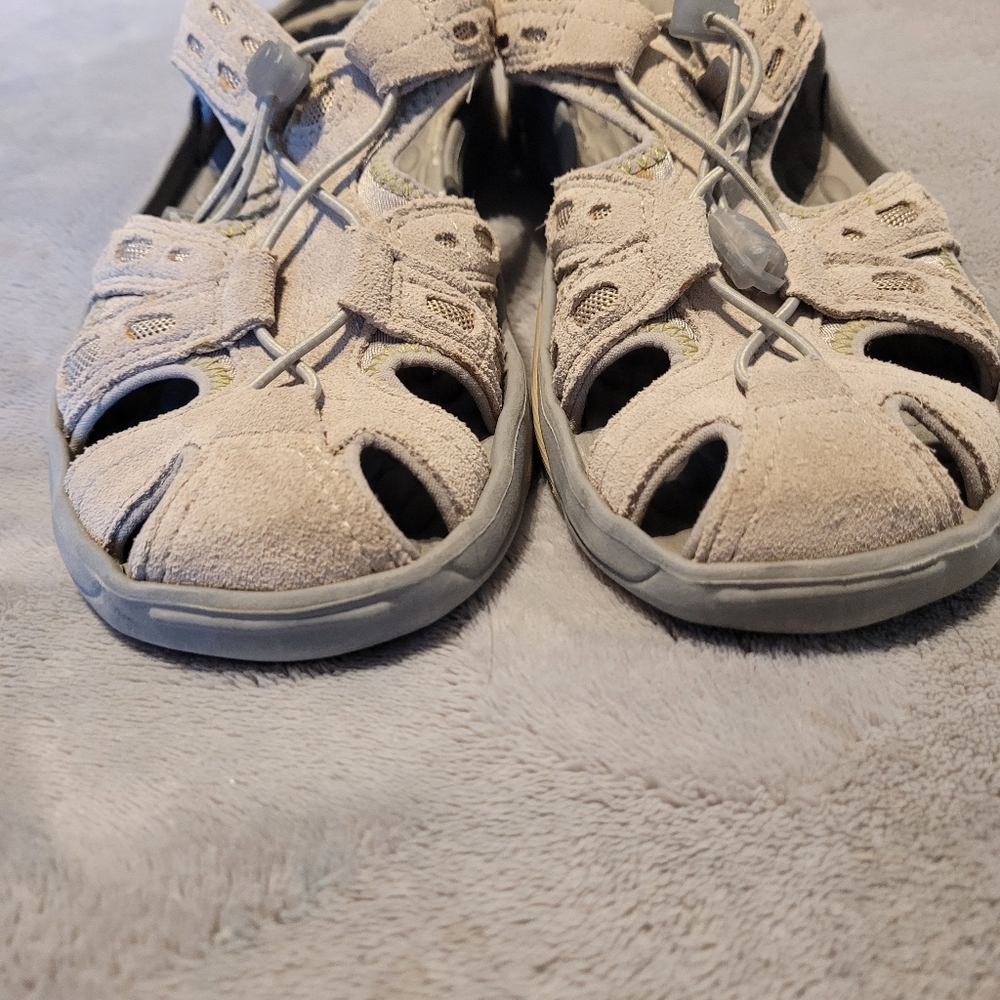 Ladies Clarks Privo Water Shoes Sandals Size 6.5 Cream Off-white EUC Summer Fun - Picture 9 of 11